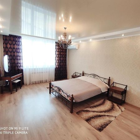 Panoramic View Lux Apartment On Metro Osokorky Kyiv Exterior foto