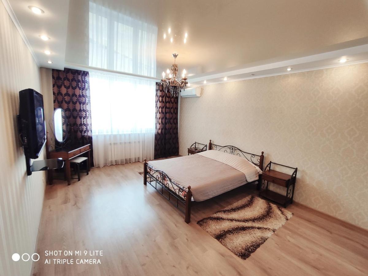 Panoramic View Lux Apartment On Metro Osokorky Kyiv Exterior foto