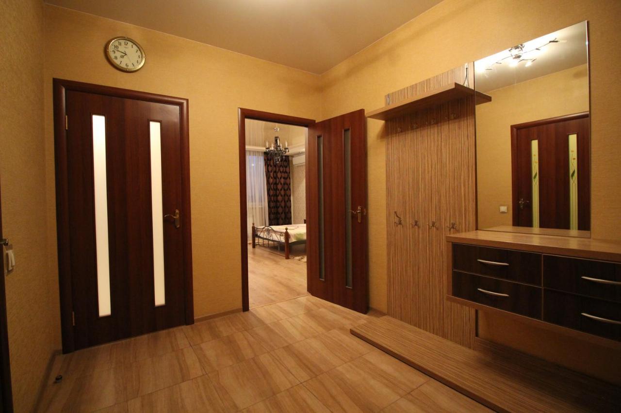 Panoramic View Lux Apartment On Metro Osokorky Kyiv Exterior foto