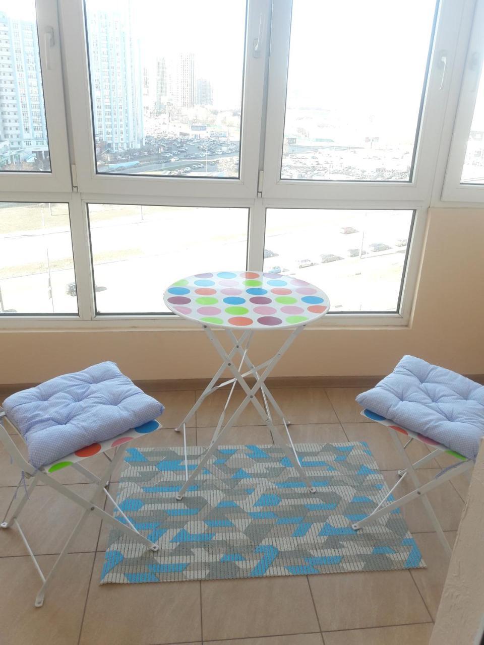 Panoramic View Lux Apartment On Metro Osokorky Kyiv Exterior foto